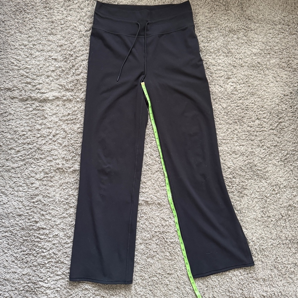 Vuori Daily Wide Leg Leggings - Picture 2 of 4